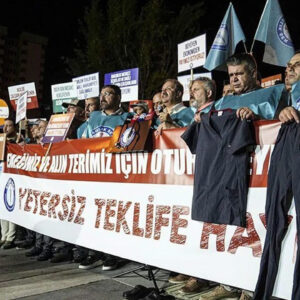 anlasma saglanamadi memurlar zam teklifini hakeme goturuyor vdWMWxCs