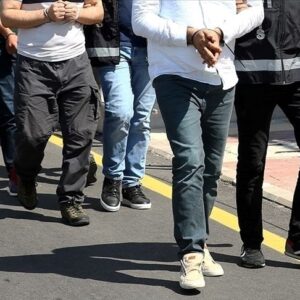 bes sehirde suc orgutu operasyonu ikisi avukat 14 gozalti karari 6QOz5k8u