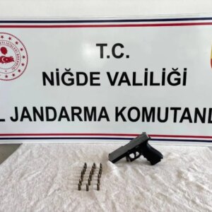 yasadisi silah tasiyan sahis yakalandi nU9EeE3Z