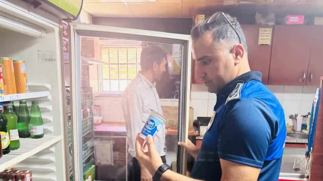 cocuklara icireceklerdi son tuketim tarihi gecmis 500 litre sut ele gecirildi qFFuLWYq