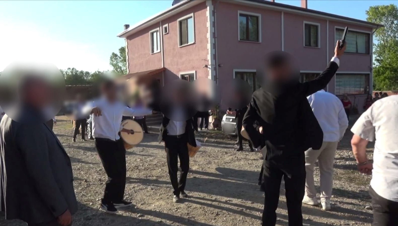 dugunde havaya ates acildi bir kisi vuruldu qzBeqWqs