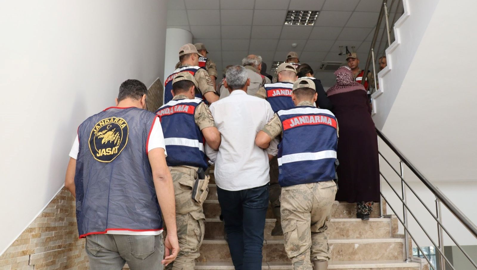 elazigdaki kayip kuzenler davasinda 5 tutuklama nCL1TIxg