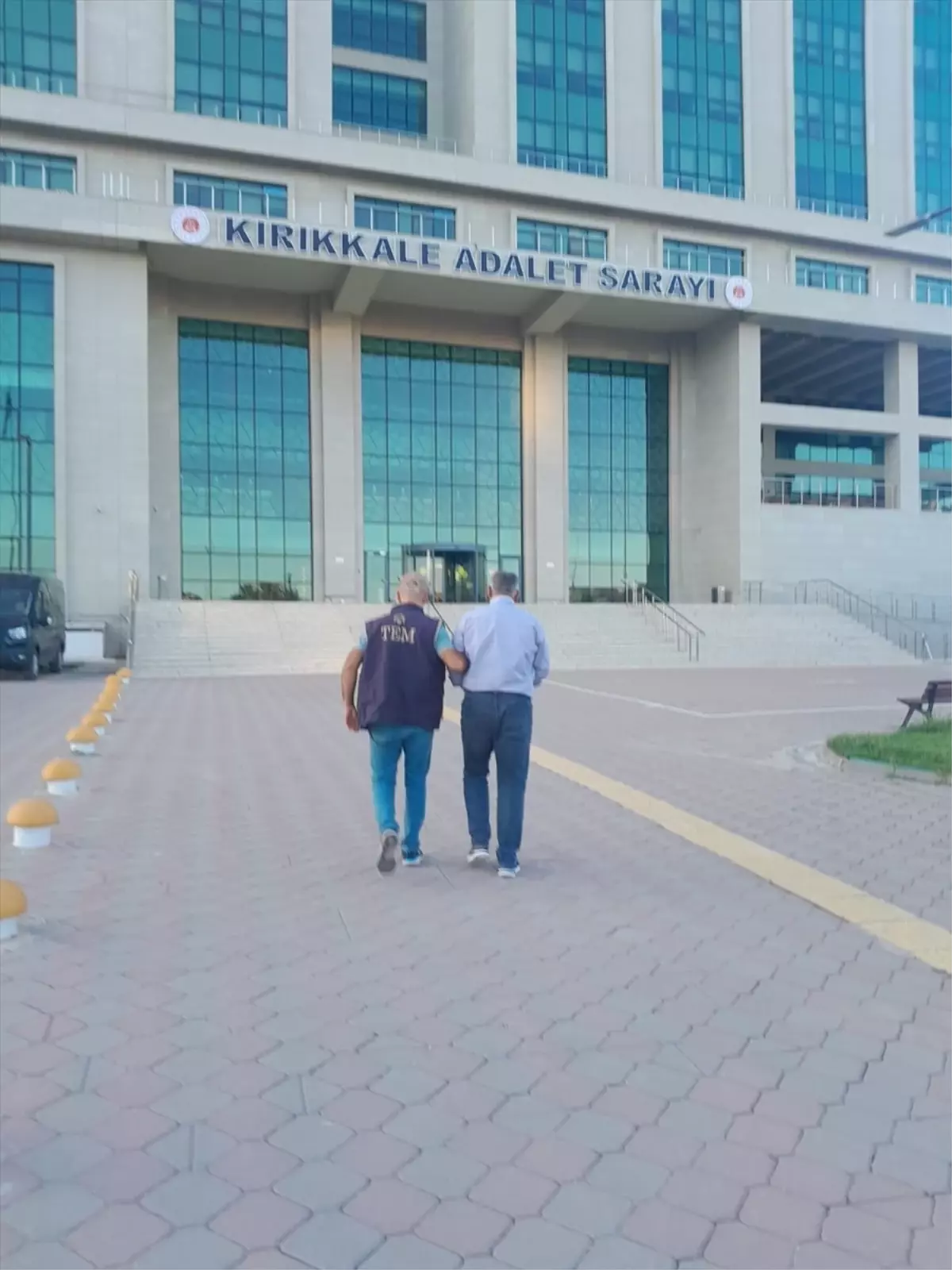 feto uyesi eski emniyet muduru yakalandi 6XRvwSW4