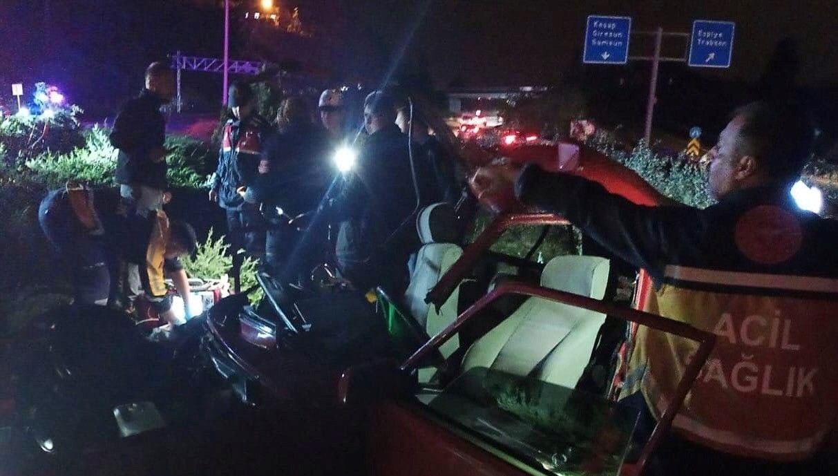 otomobil tira arkadan carpti 1 olu 3 yarali L4jTZ3ze