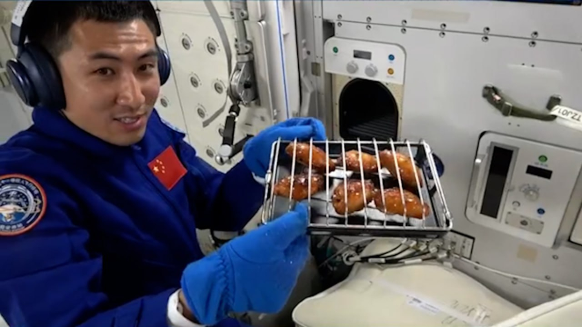 cinli taykonotlar uzayda ilk kez izgara et ve tavuk pisirdi qL3lsS1k.jpg