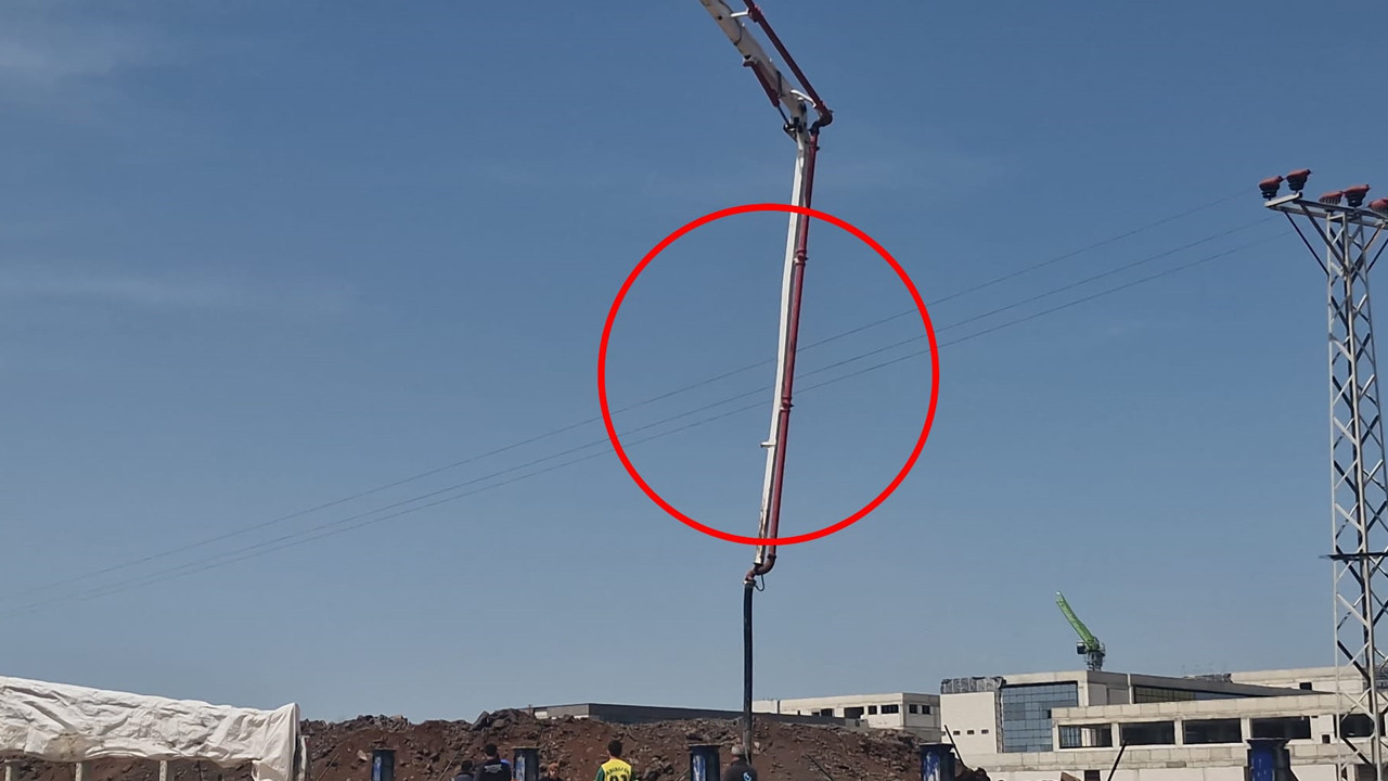 Dikkatsizlik Sonucu Elektrik Çarpması: 3 İşçi Hastaneye Kaldırıldı