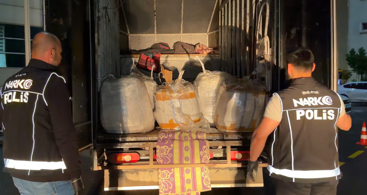 Kamyonette Uyuşturucu Hap Operasyonu: 166 Bin 376 Adet Ele Geçirildi
