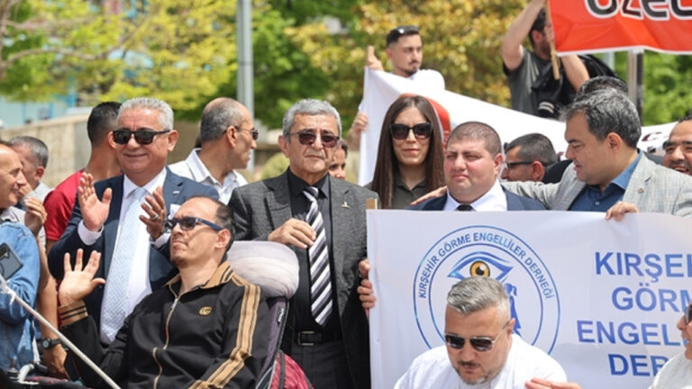 kirsehirde-engelli-bireyler-icin-sessiz-yuruyus-k91TMxwW